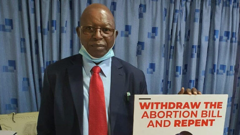 Stephen Karanja: Kenyan anti-vaccine doctor dies from Covid-19