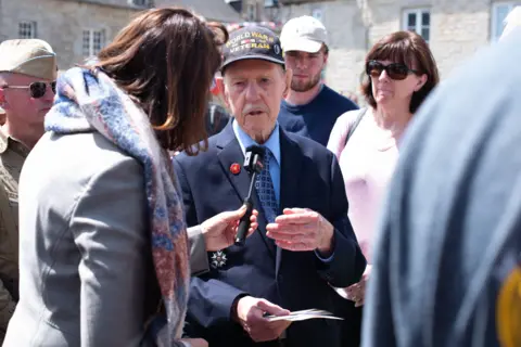 Marianne Baisnee US veteran Donald Cobb